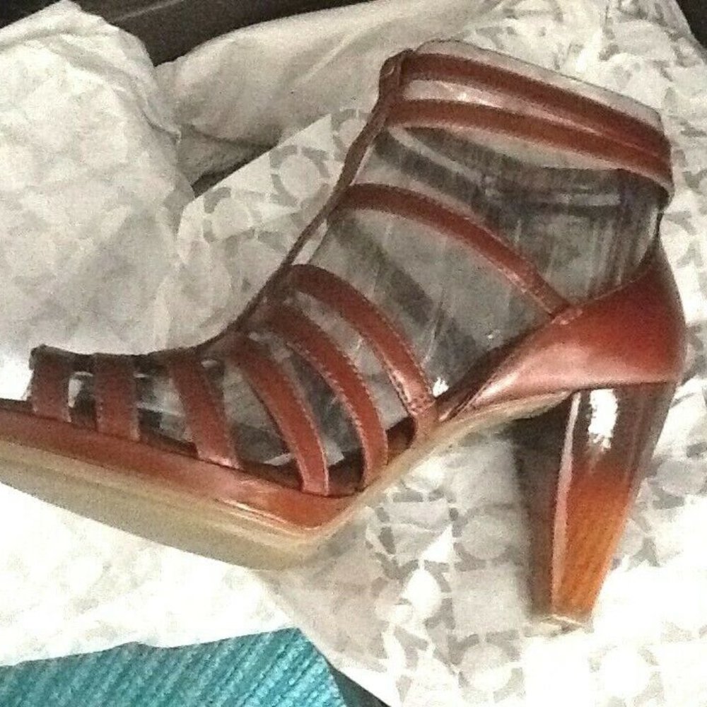 Kenneth Cole "REACTION" Tout N Sole Ombré Heel-2!